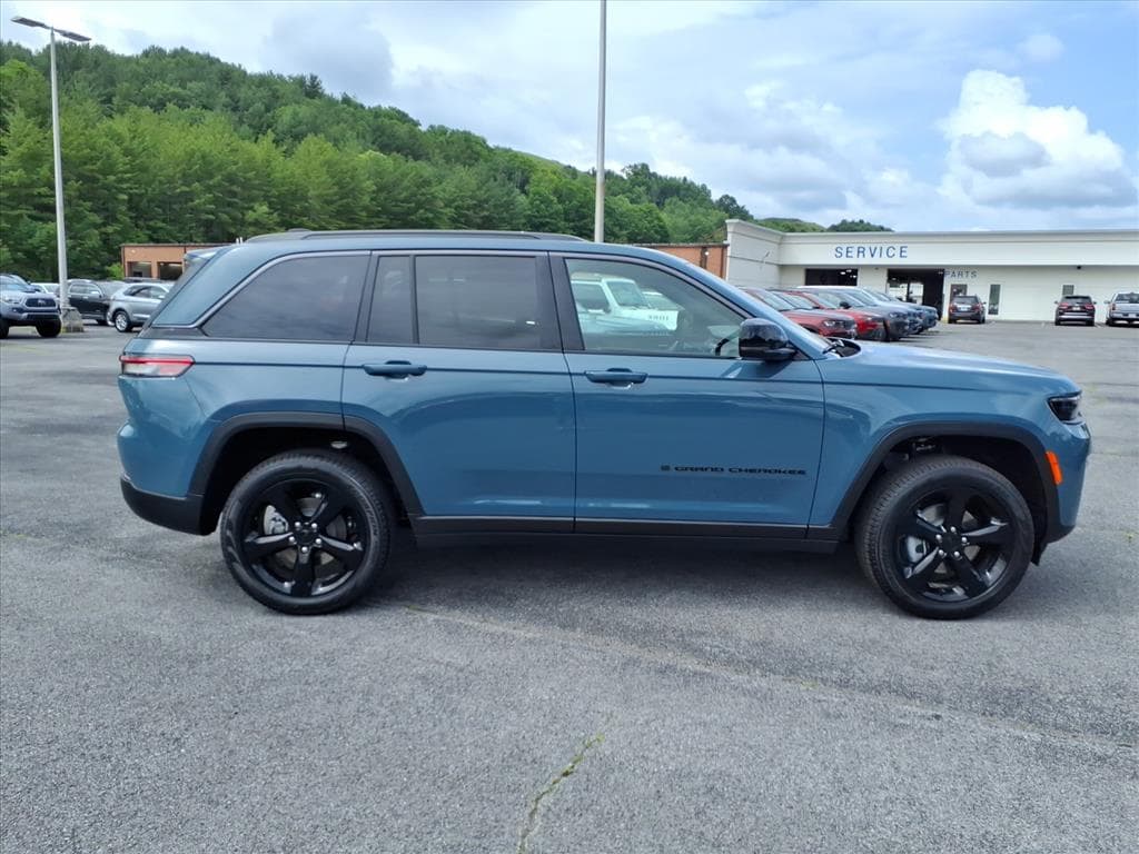 New 2026 Jeep Grand Cherokee Limited SUV