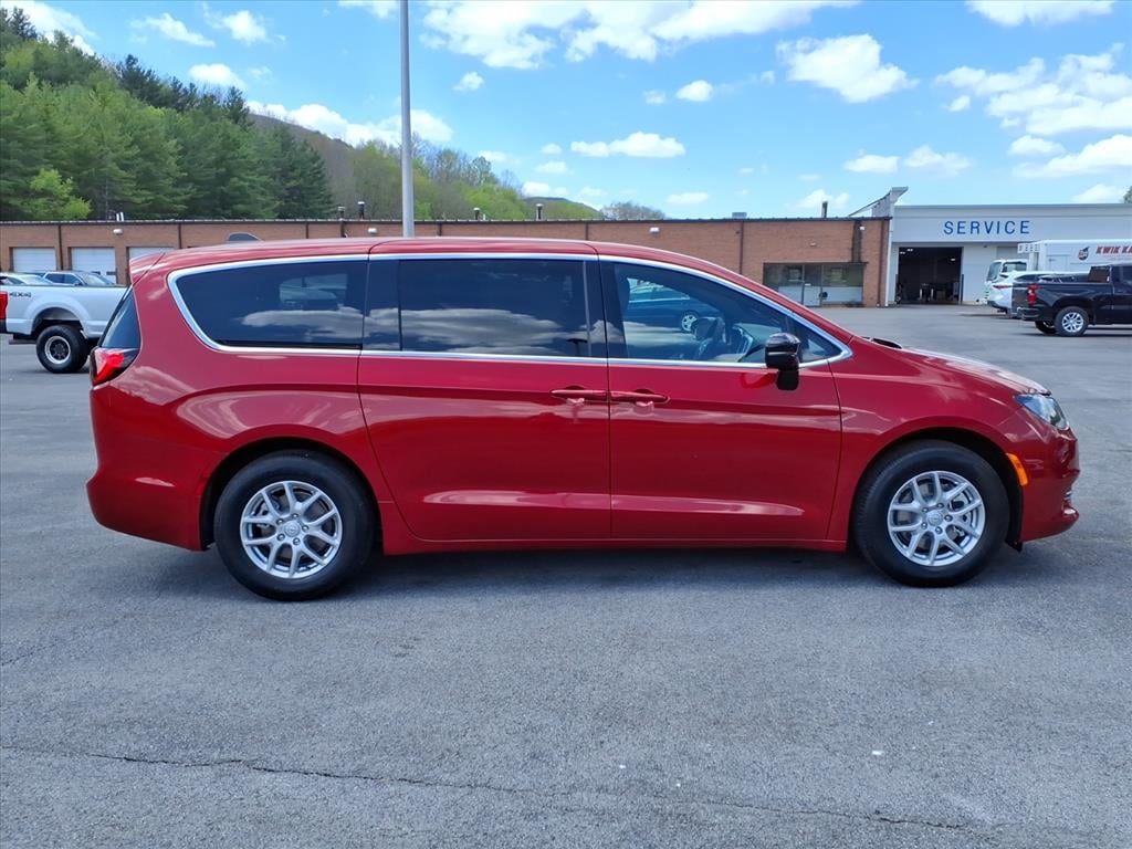 New 2026 Chrysler Voyager LX Minivan/Van
