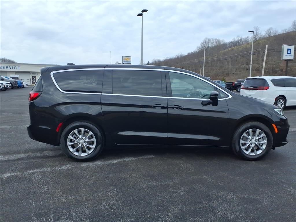 New 2026 Chrysler Pacifica Select Minivan/Van