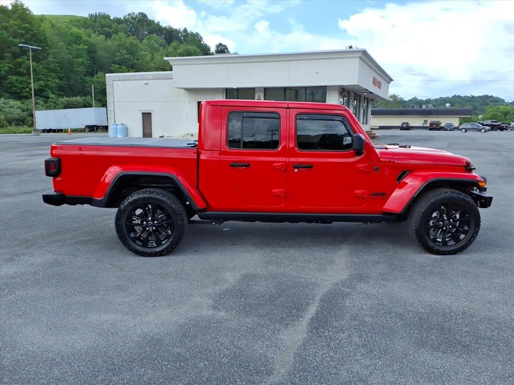 Used 2025 Jeep Gladiator Nighthawk Truck
