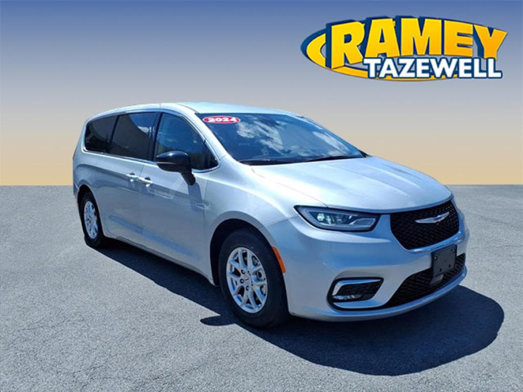 Used 2024 Chrysler Pacifica Touring L Minivan/Van