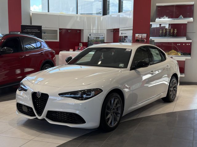 2026 Alfa Romeo Giulia Base