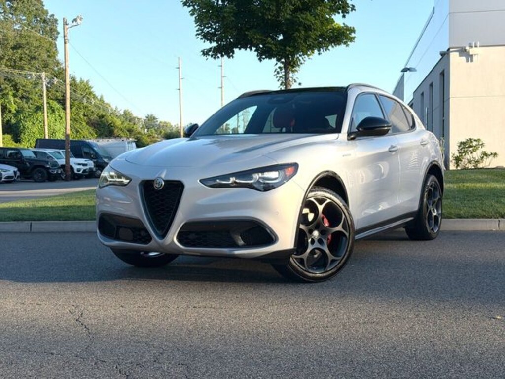 Used 2025 Alfa Romeo Stelvio Base SUV