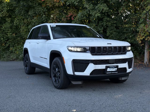 New 2026 Jeep Grand Cherokee LAREDO ALTITUDE 4X4 Sport Utility