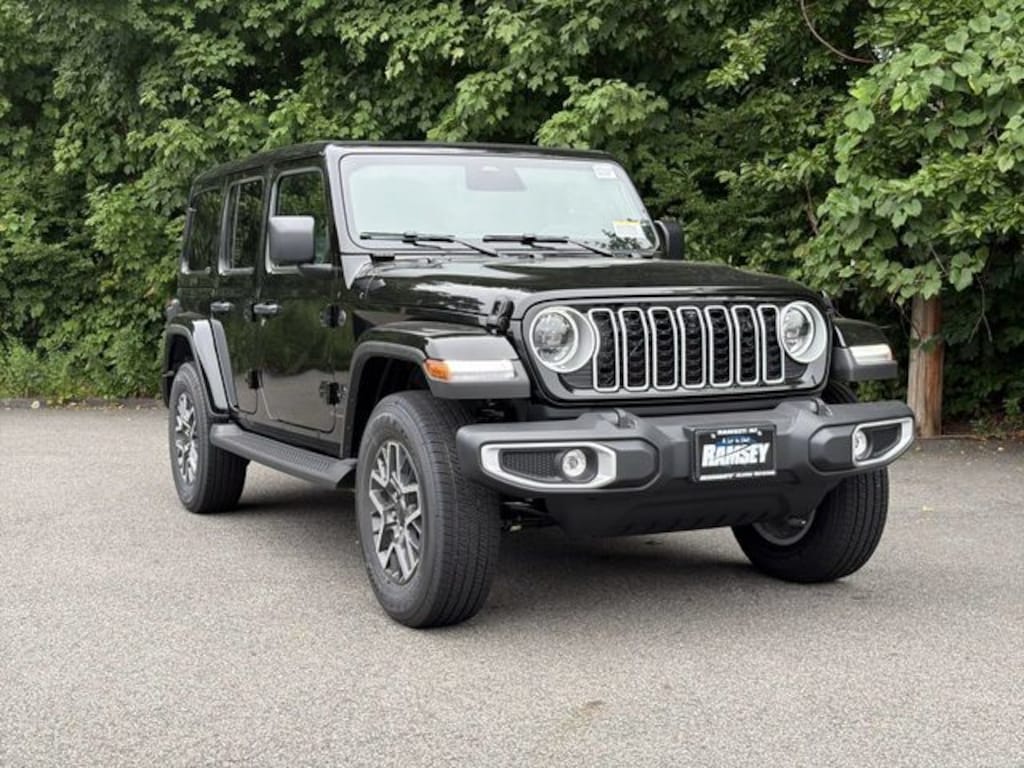 New 2026 Jeep Wrangler 4-DOOR SAHARA Sport Utility