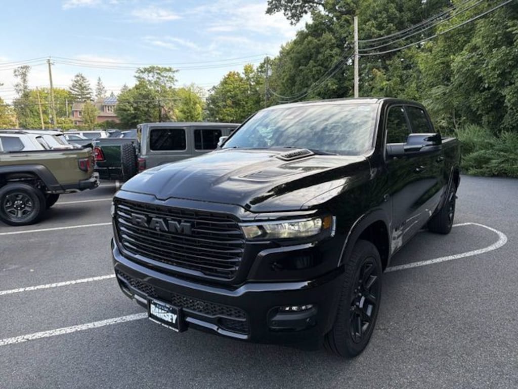 New 2027 Ram 1500 LARAMIE CREW CAB 4X4 5'7 BOX Pickup