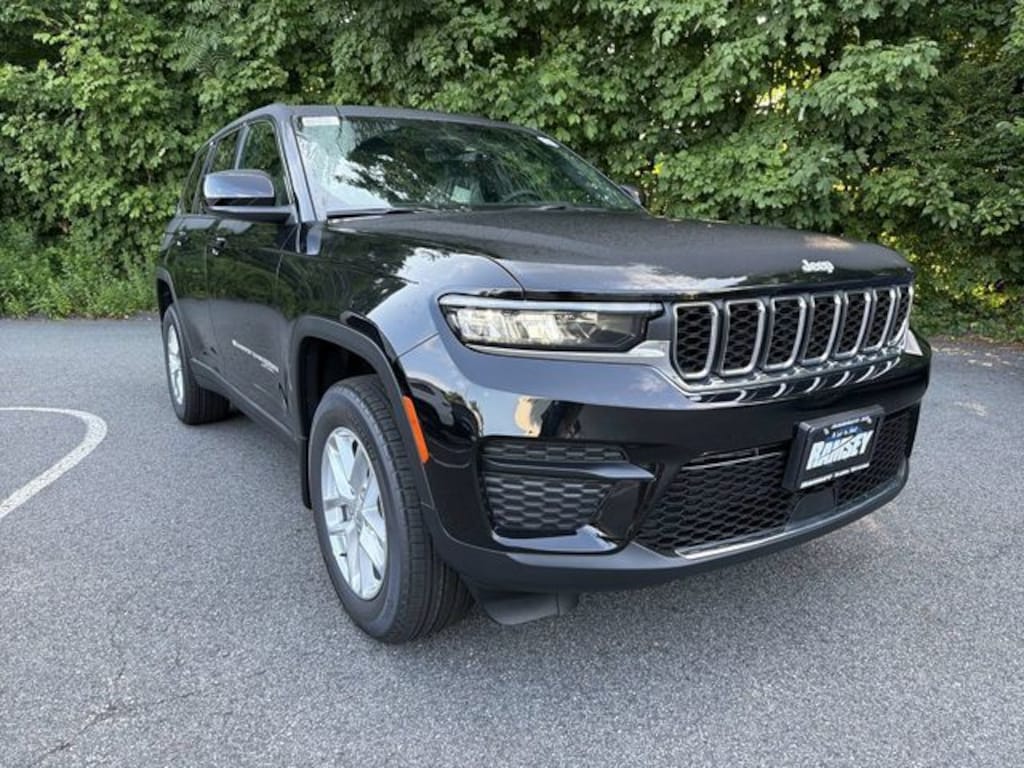 New 2026 Jeep Grand Cherokee LAREDO X 4X4 Sport Utility
