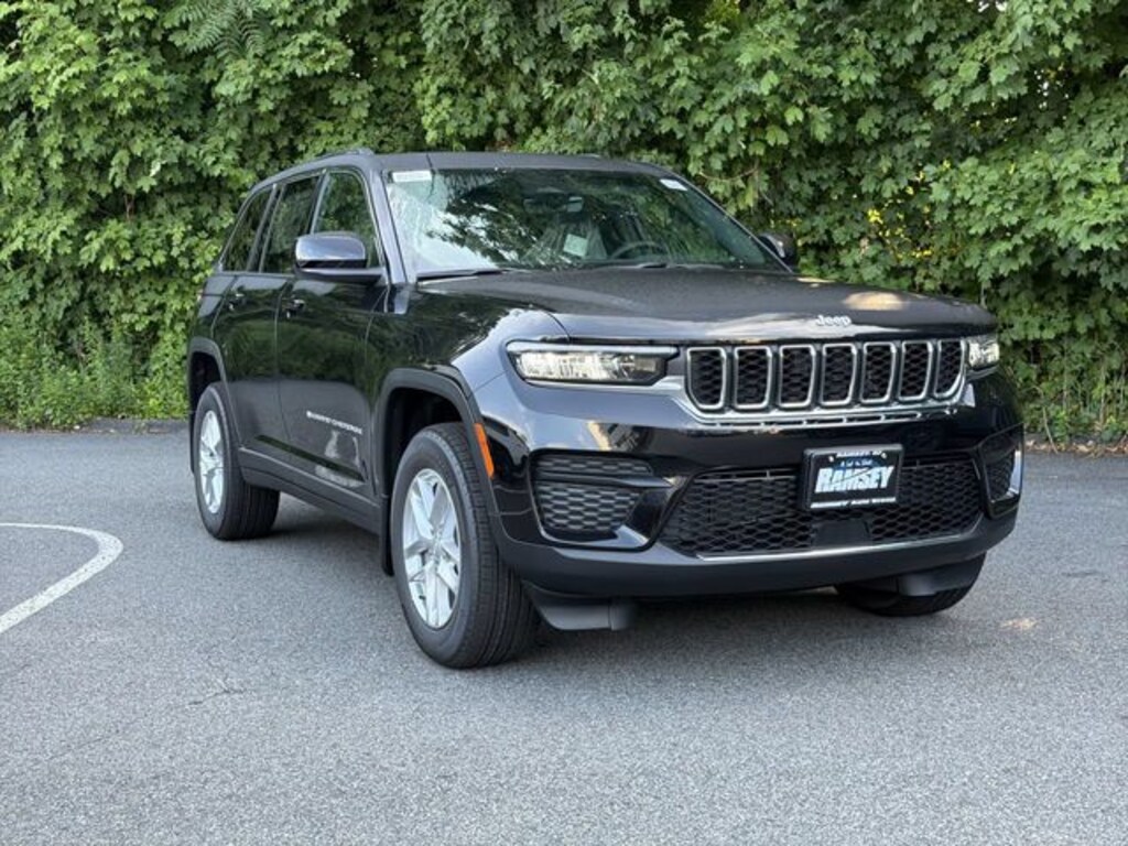 New 2026 Jeep Grand Cherokee LAREDO X 4X4 Sport Utility