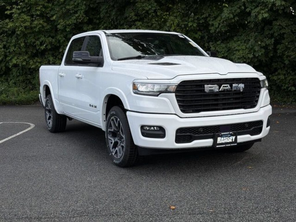 New 2026 Ram 1500 LARAMIE CREW CAB 4X4 5'7 BOX Pickup
