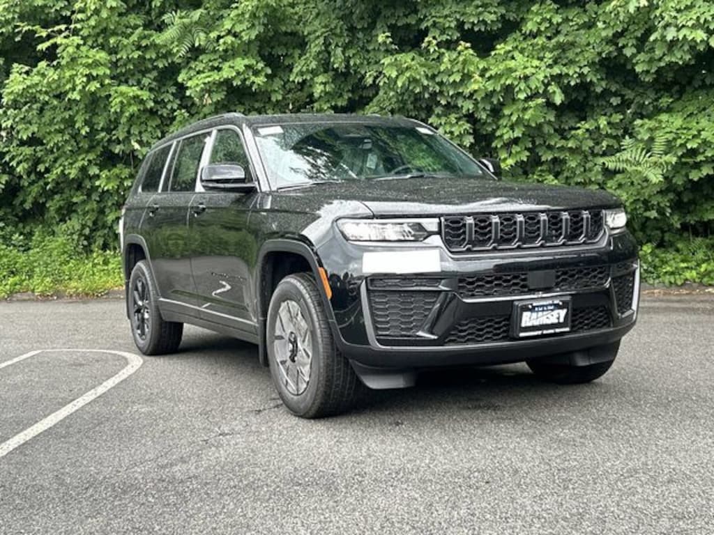 New 2026 Jeep Grand Cherokee L L LAREDO ALTITUDE 4X4 Sport Utility