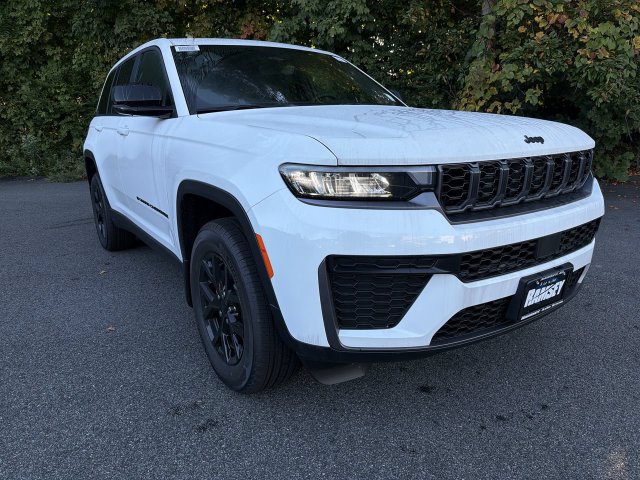 New 2026 Jeep Grand Cherokee LAREDO ALTITUDE 4X4 Sport Utility