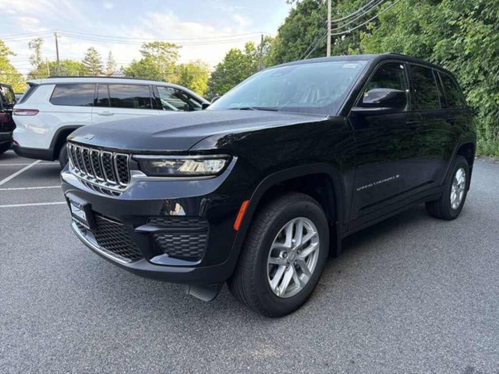 New 2026 Jeep Grand Cherokee LAREDO X 4X4 Sport Utility
