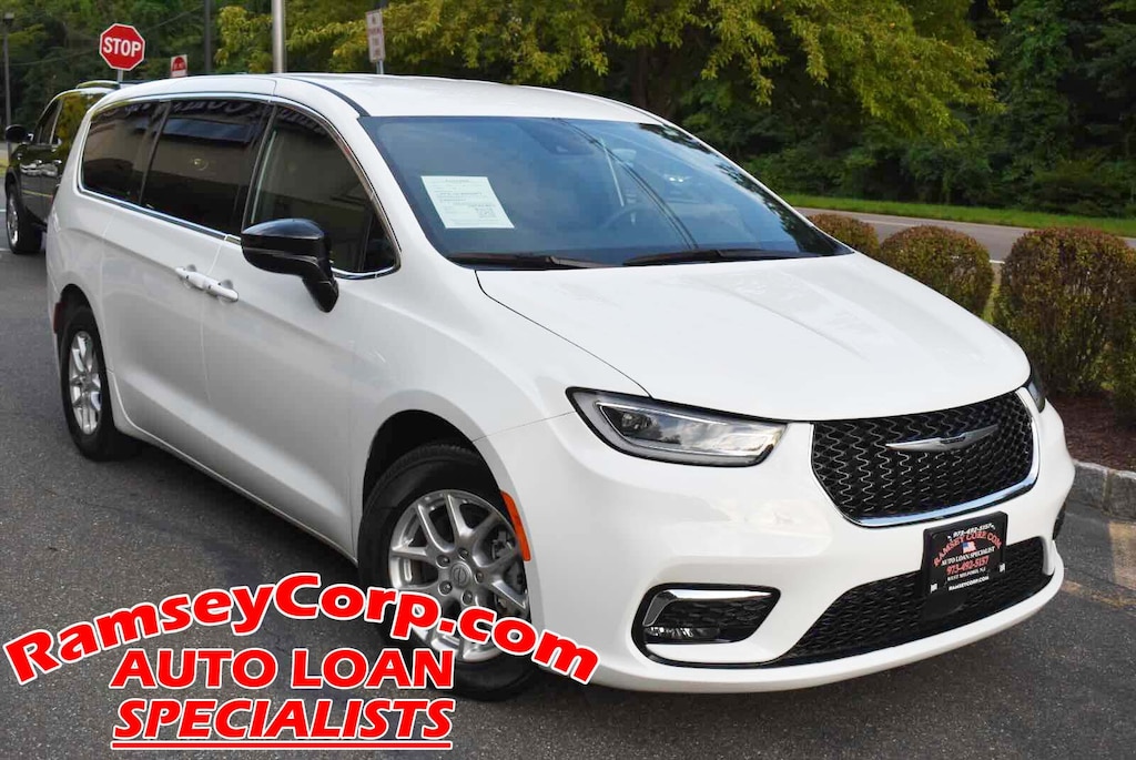 Certified 2025 Chrysler Pacifica Select Van Passenger Van