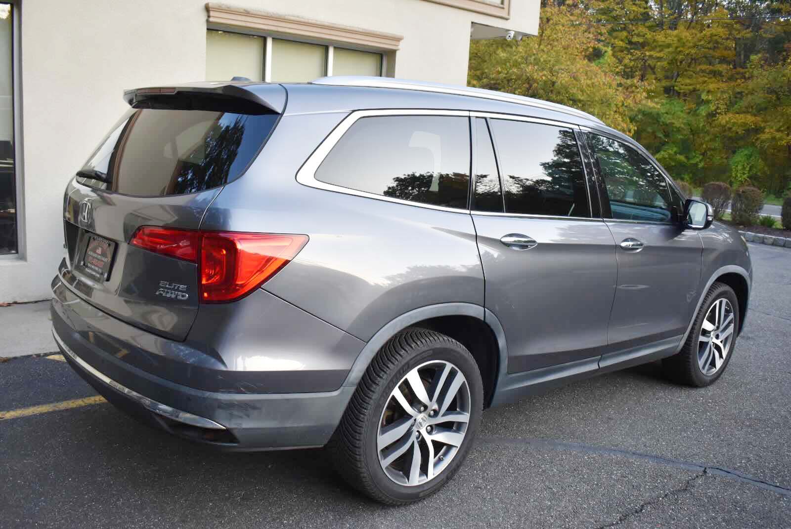 Used 2017 Honda Pilot Elite AWD SUV