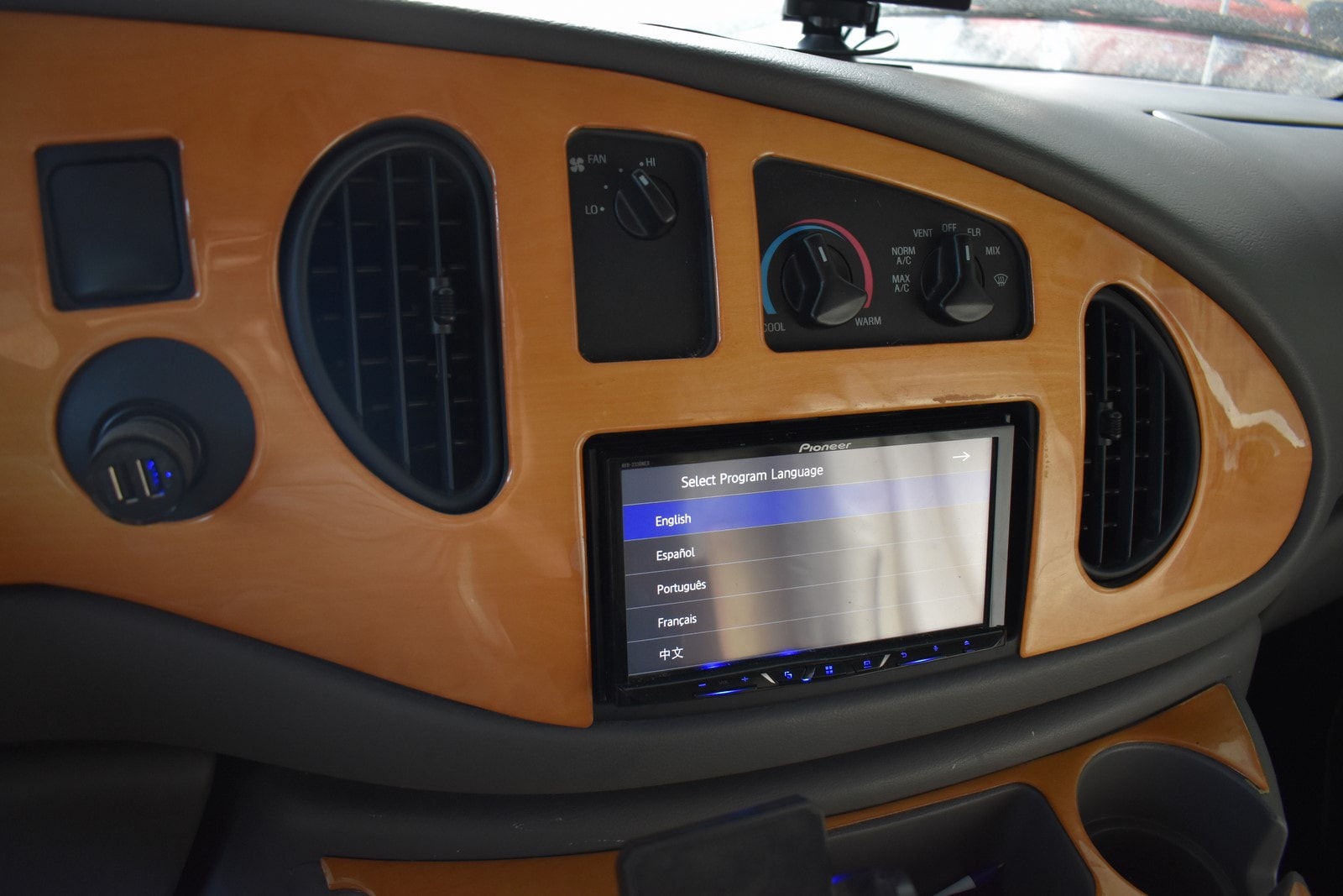 2002 Ford Econoline - Photo 57