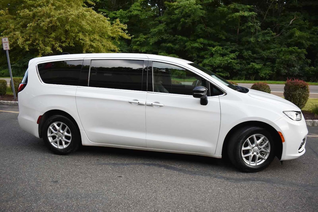 Certified 2025 Chrysler Pacifica Select Van Passenger Van