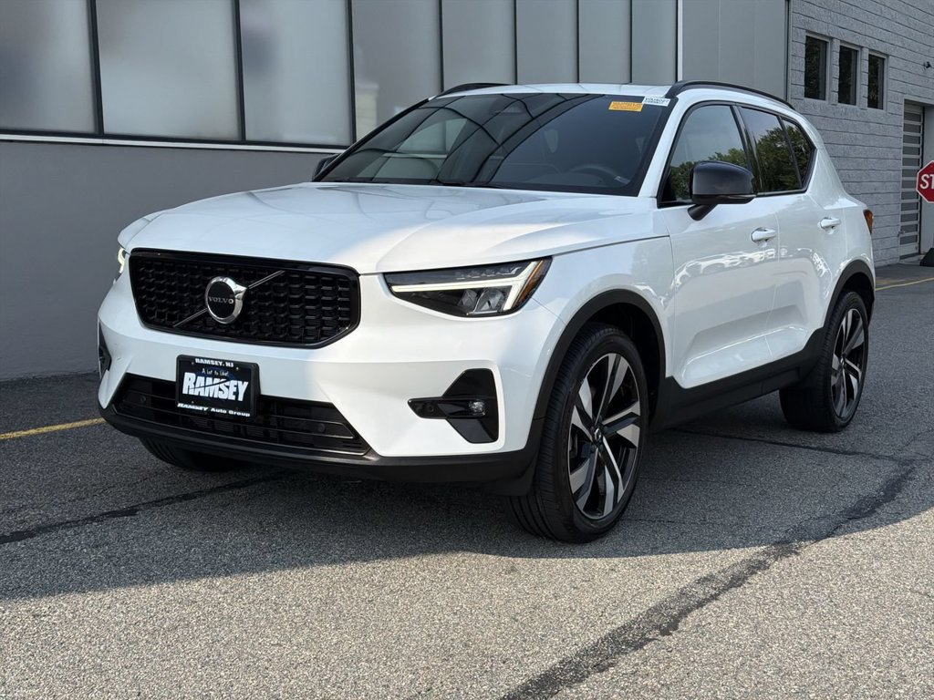 2023 Volvo XC40