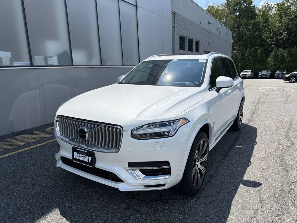Certified 2025 Volvo XC90 plug-in hybrid T8 Ultra 7-Seater SUV
