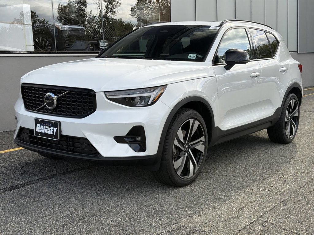 2023 Volvo XC40