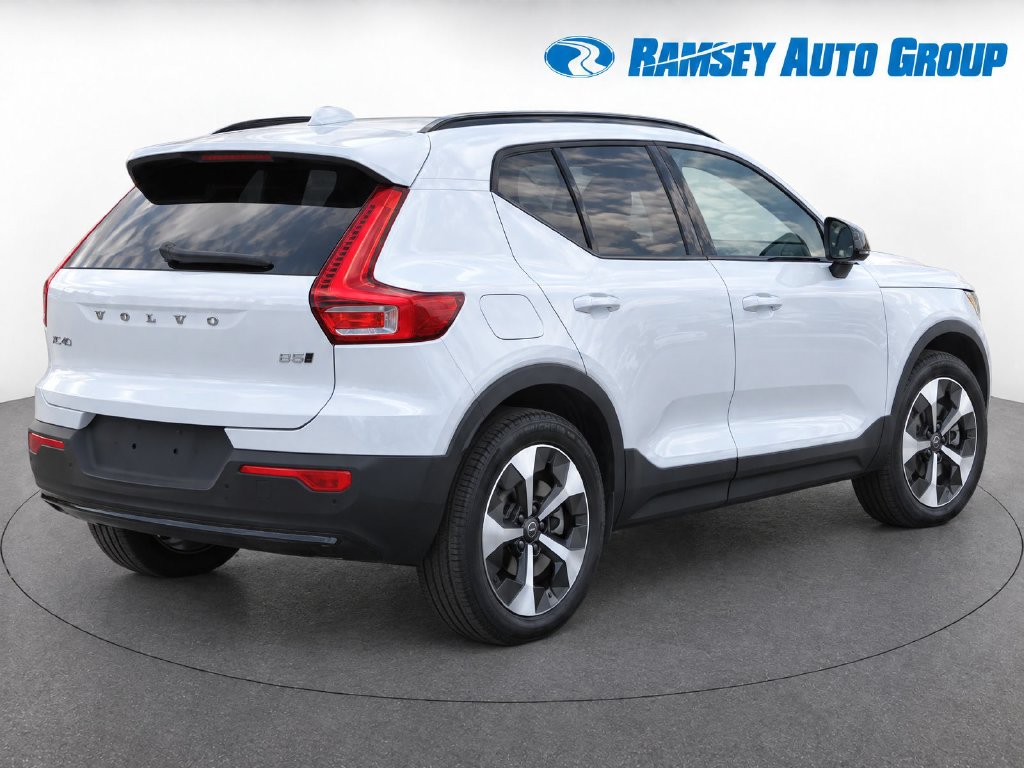 Certified 2025 Volvo XC40 B5 Plus Dark Theme SUV
