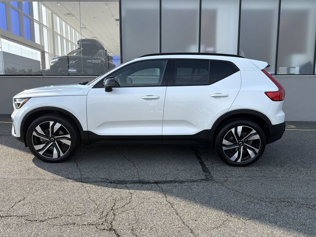 Certified 2023 Volvo XC40 B5 AWD Plus Dark SUV