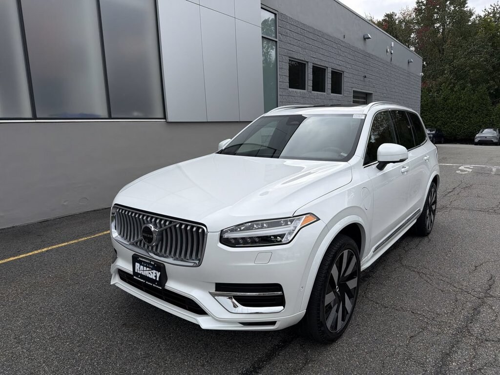 Certified 2024 Volvo XC90 plug-in hybrid T8 Plus Bright 7-Seater SUV