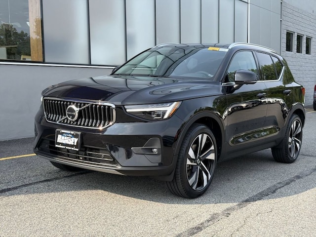 2024 Volvo XC40 B5 Plus Bright SUV