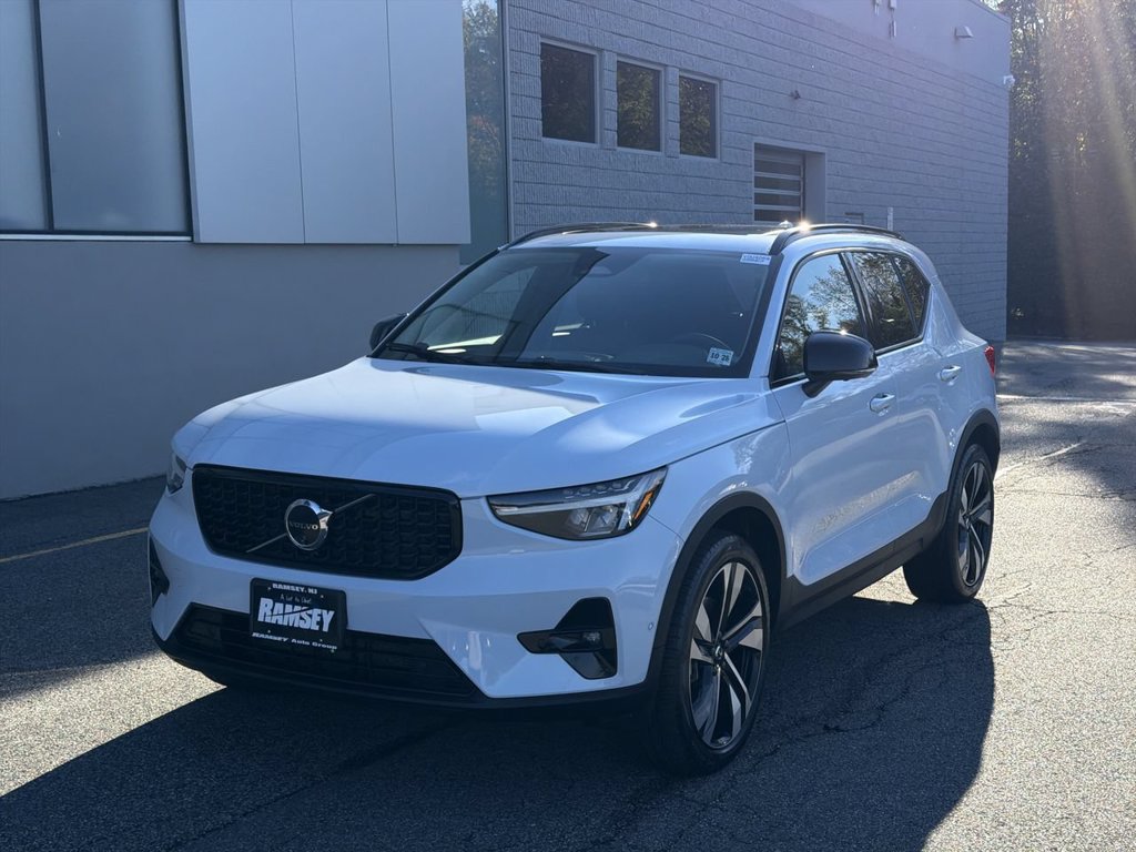 2024 Volvo XC40