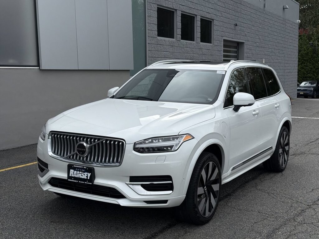 Certified 2024 Volvo XC90 plug-in hybrid T8 Plus Bright 7-Seater SUV