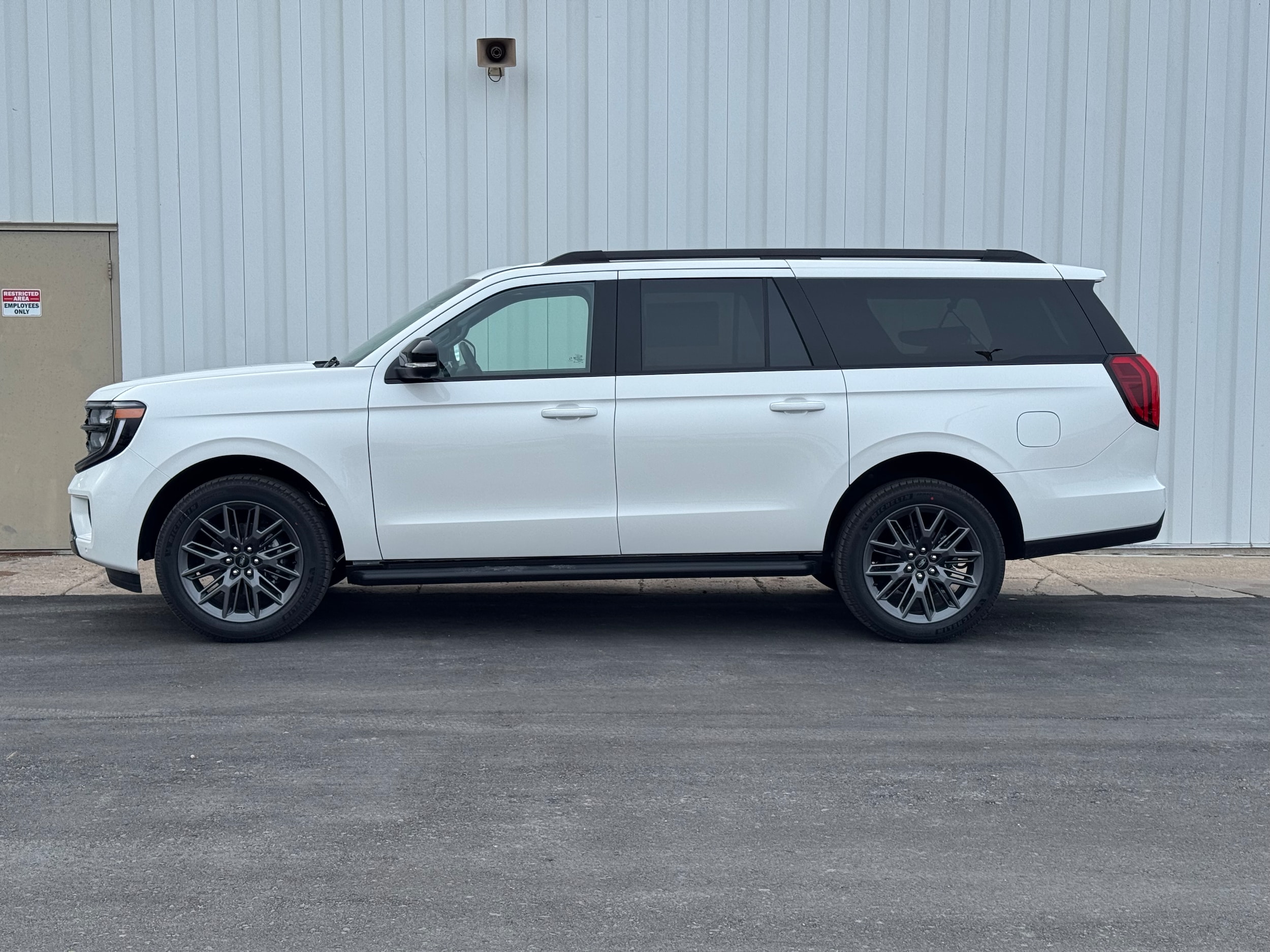 2026 Ford Expedition MAX Platinum - Photo 2