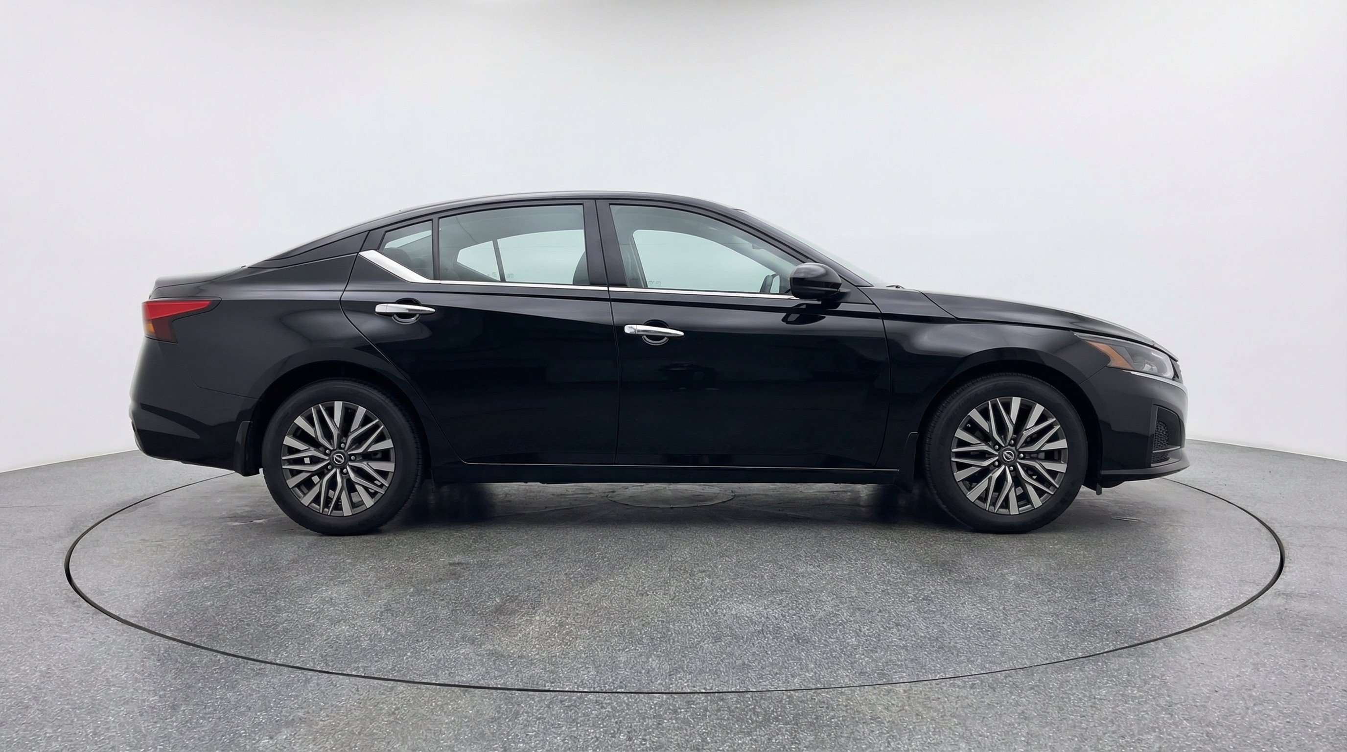 Thumbnail: 2025 Nissan Altima - 10
