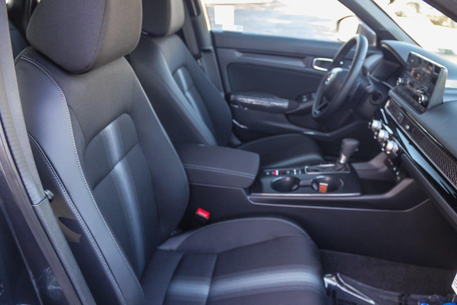 2026 Honda Civic Hatchback Sport - Photo 24