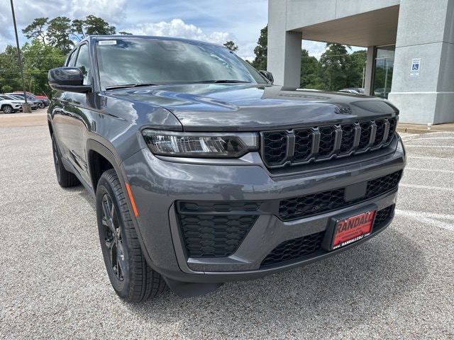 2026 Jeep Grand Cherokee Laredo