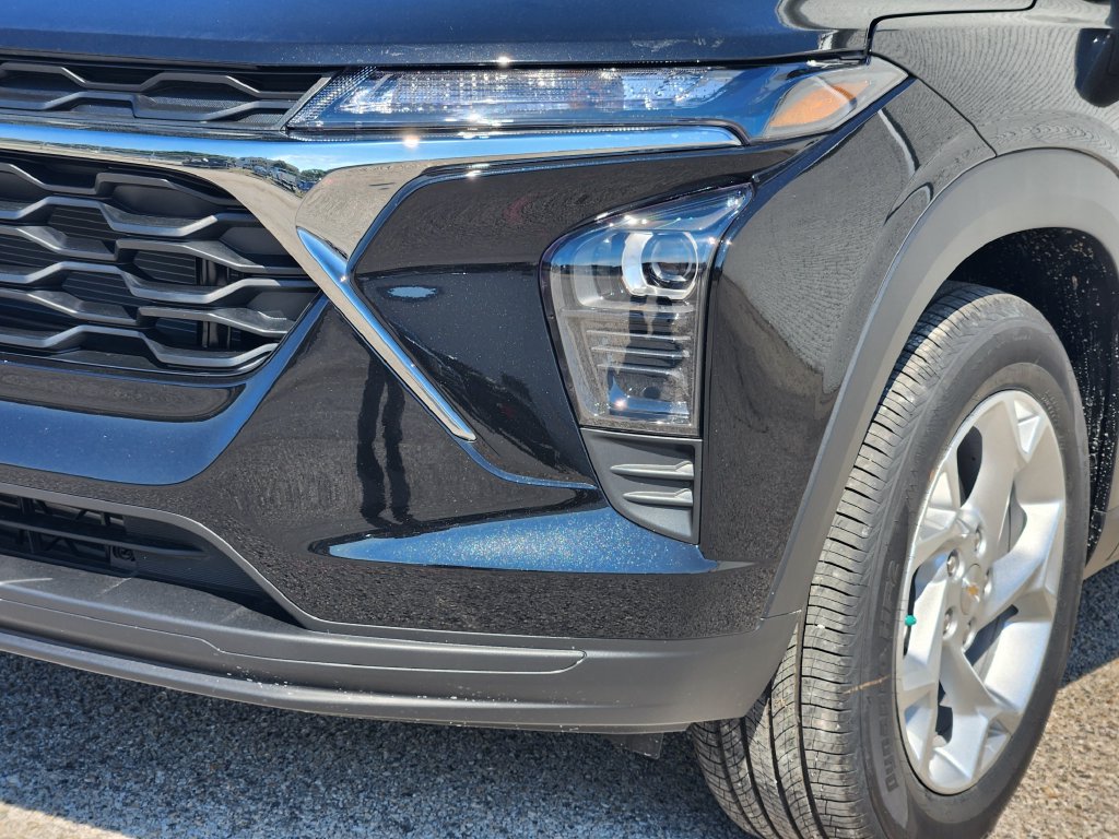 2026 Chevrolet Trax LS - Photo 6