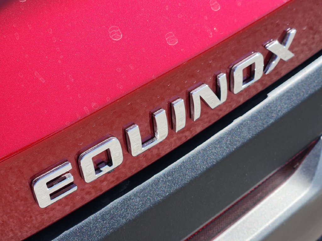 2027 Chevrolet Equinox LT - Photo 8