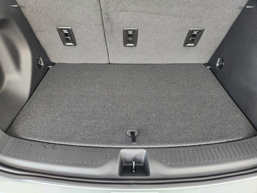 2027 Chevrolet Bolt RS - Photo 19