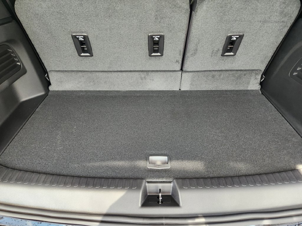 2027 Chevrolet Traverse RS - Photo 21