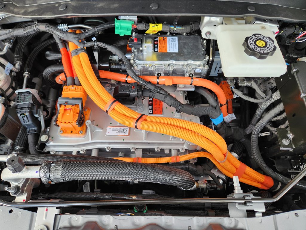 2027 Chevrolet Bolt RS - Photo 18