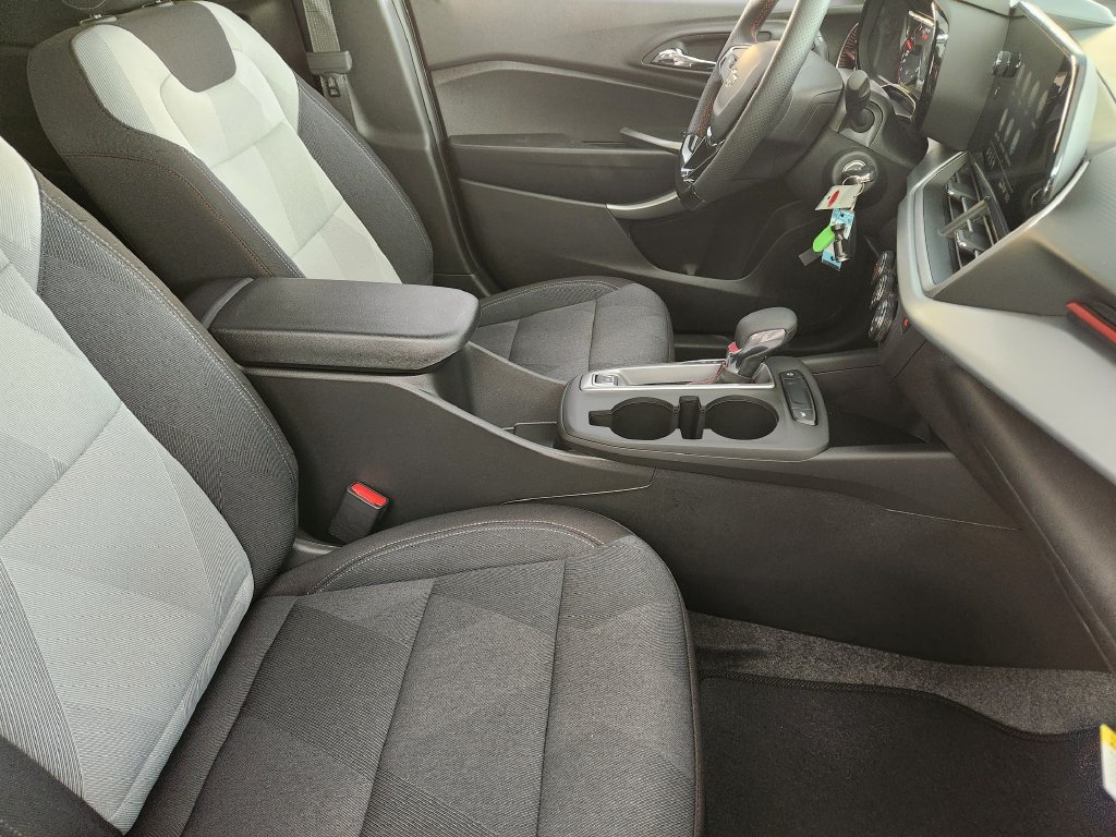 2026 Chevrolet Trax RS - Photo 10