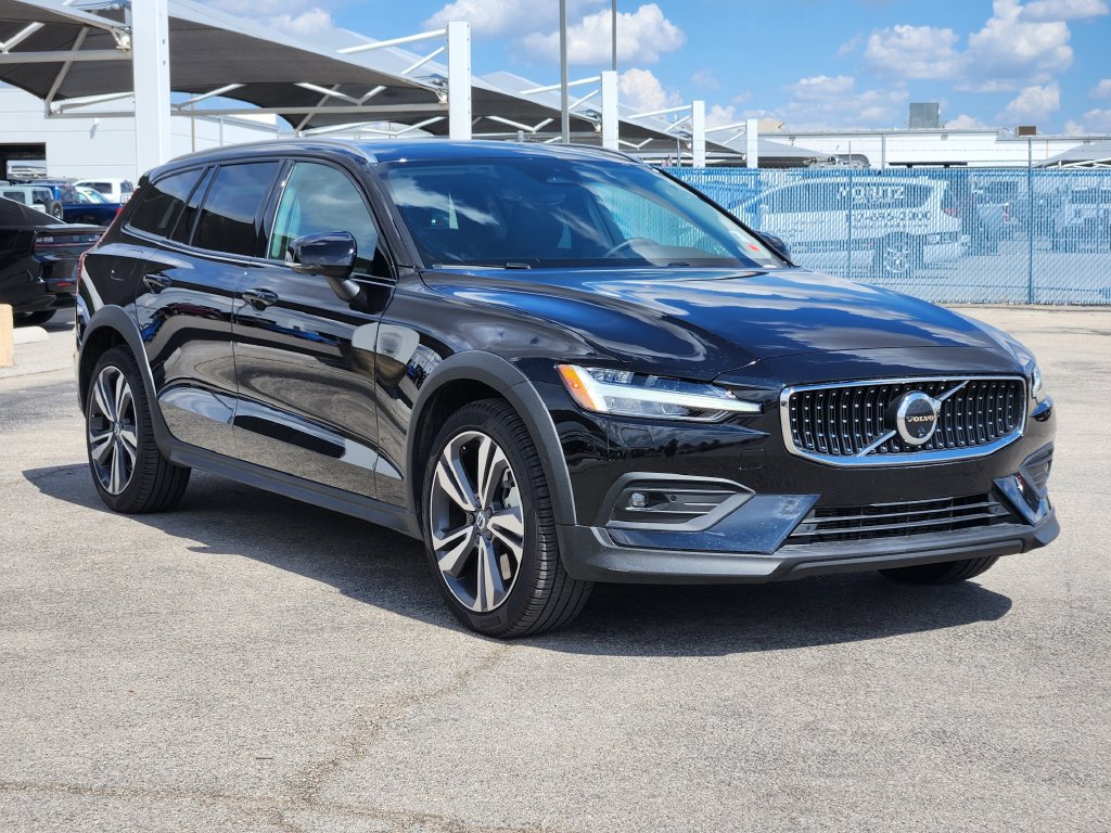Certified 2025 Volvo V60 Cross Country B5 Plus Wagon