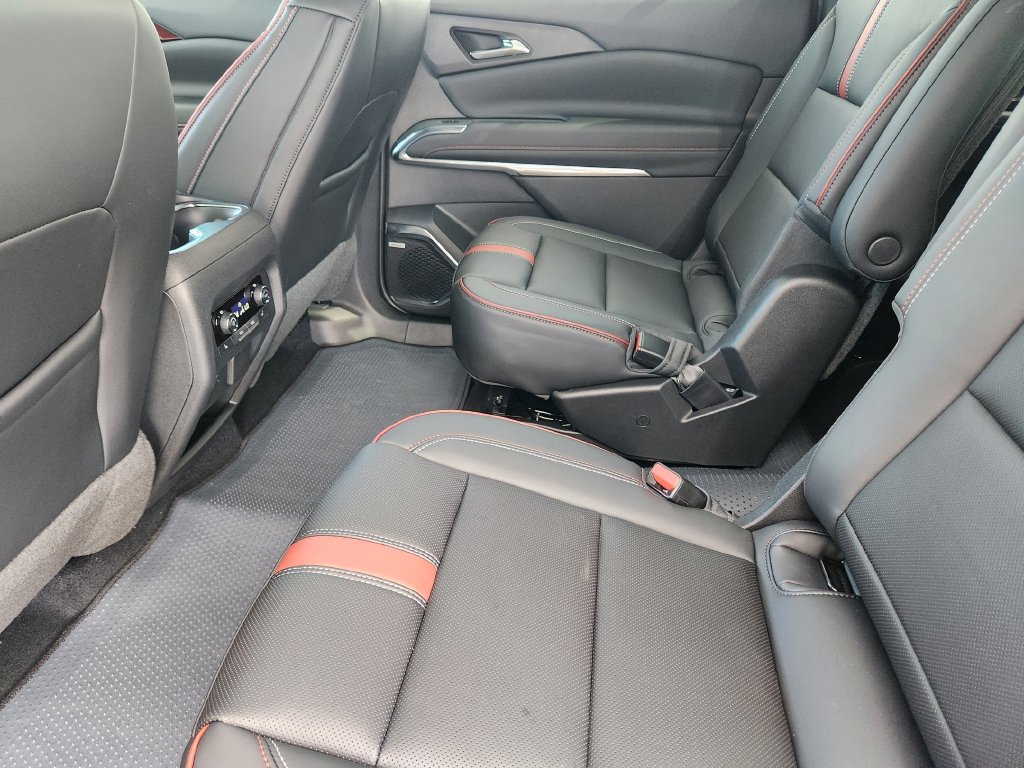 2027 Chevrolet Traverse RS - Photo 18