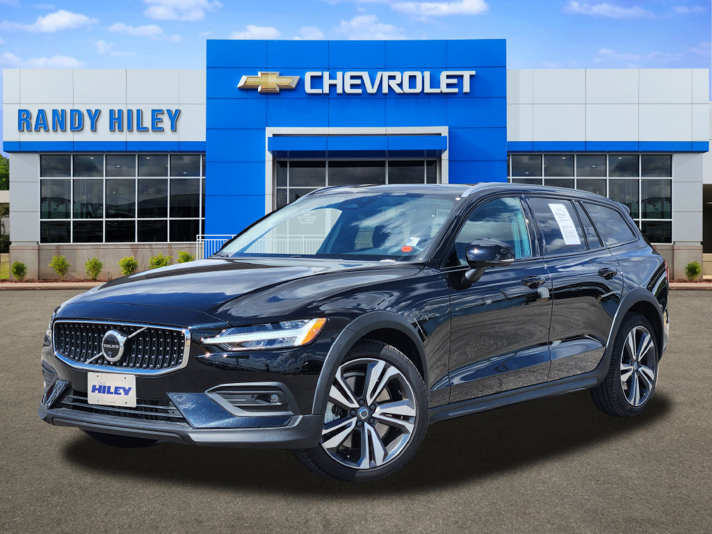 2025 Volvo V60 Cross Country
