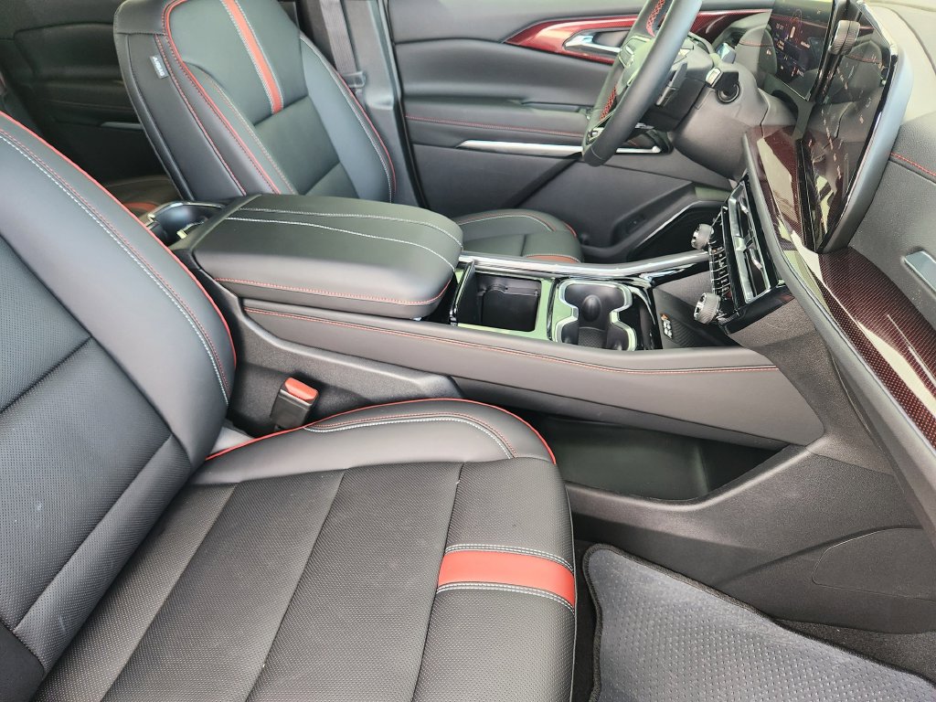 2027 Chevrolet Traverse RS - Photo 10