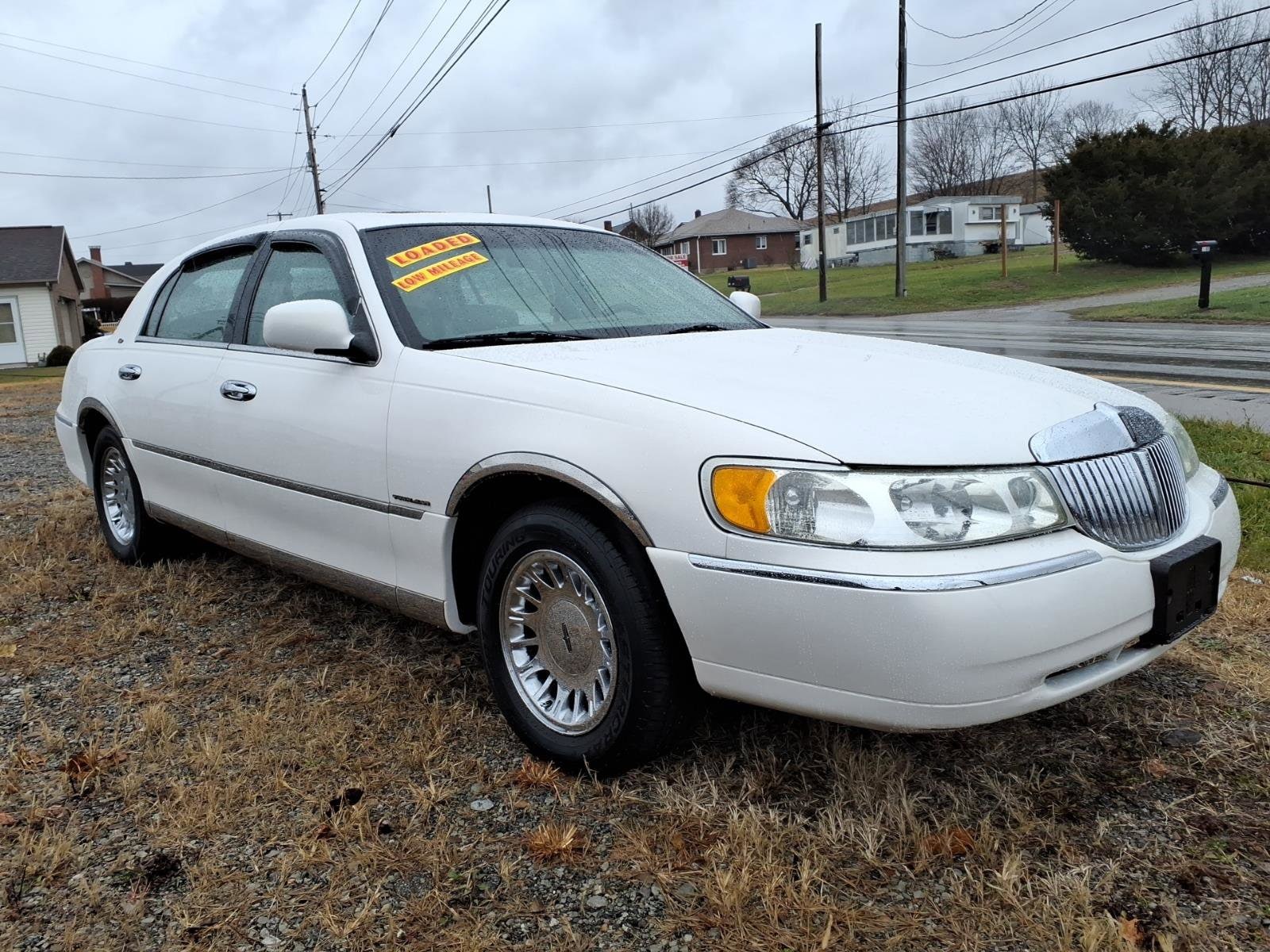 2001 Lincoln Town Car