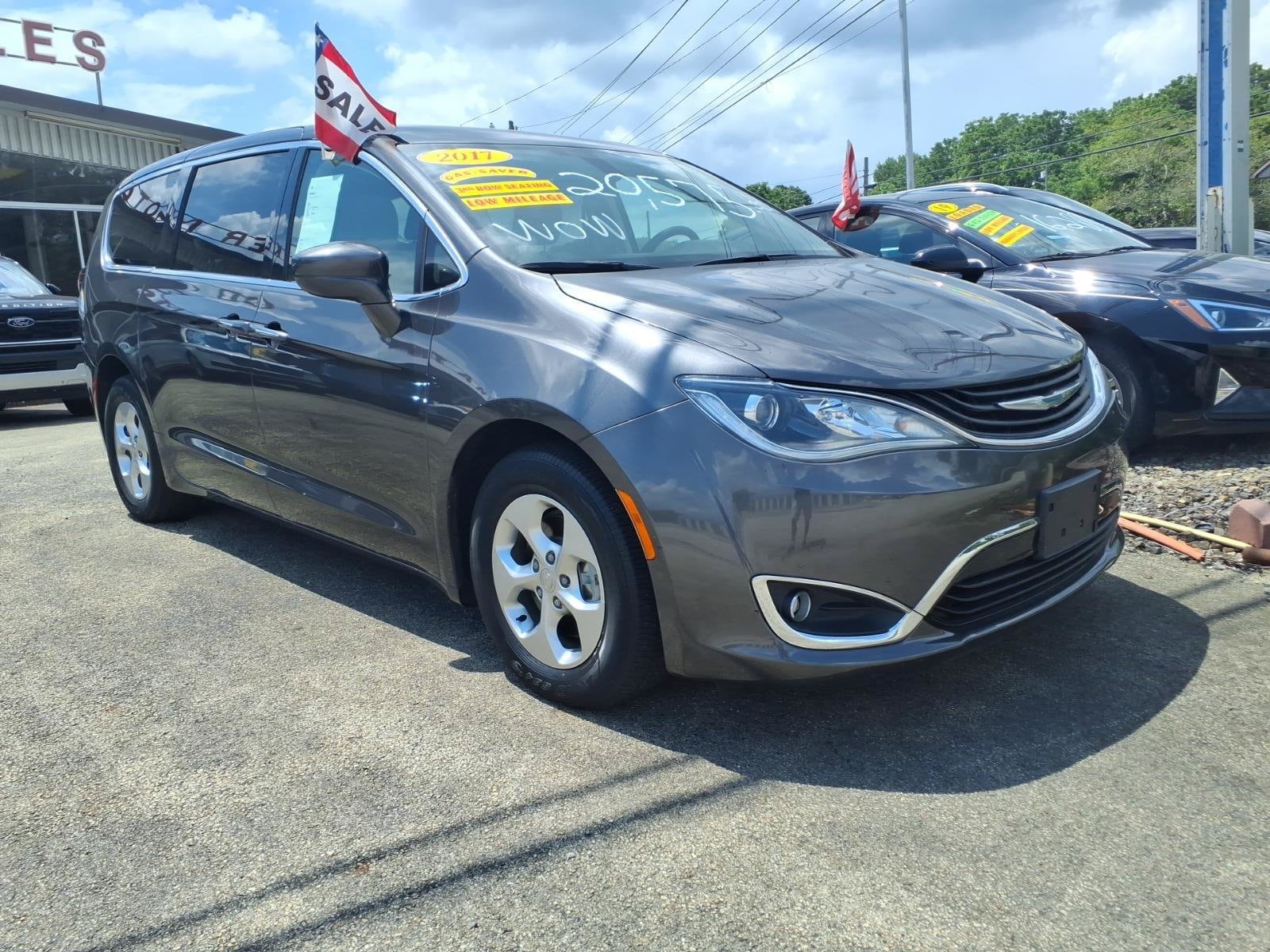 2017 Chrysler Pacifica Hybrid Touring Plus