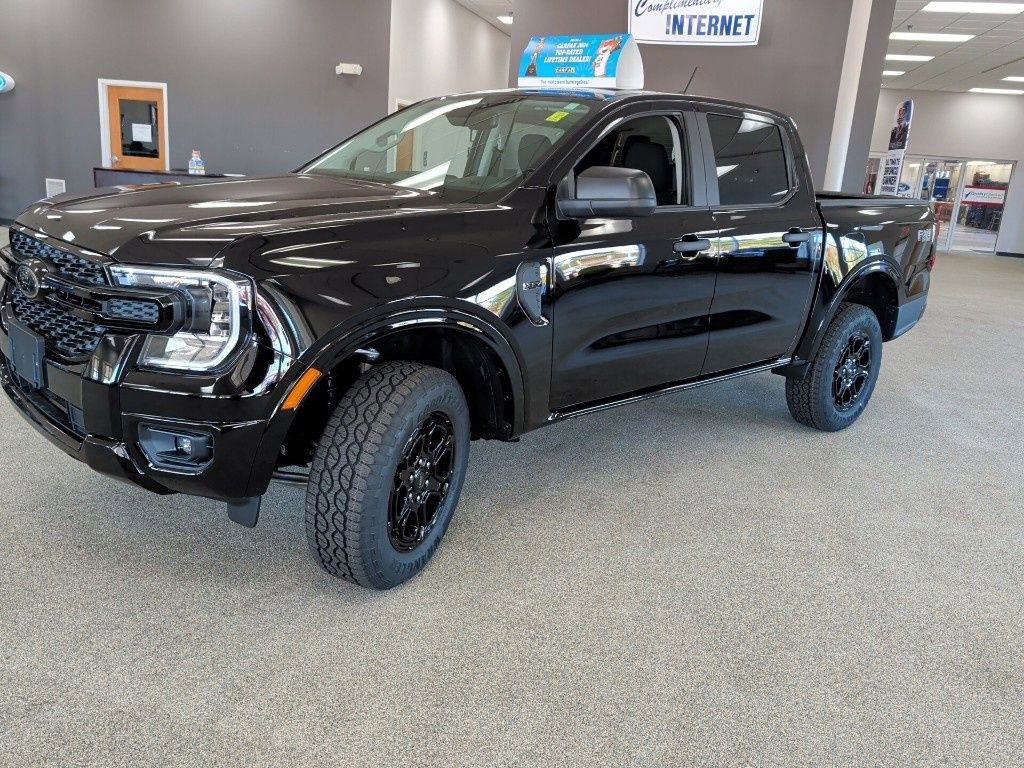 New 2025 Ford Ranger XLT XLT 4WD SuperCrew 5 Box
