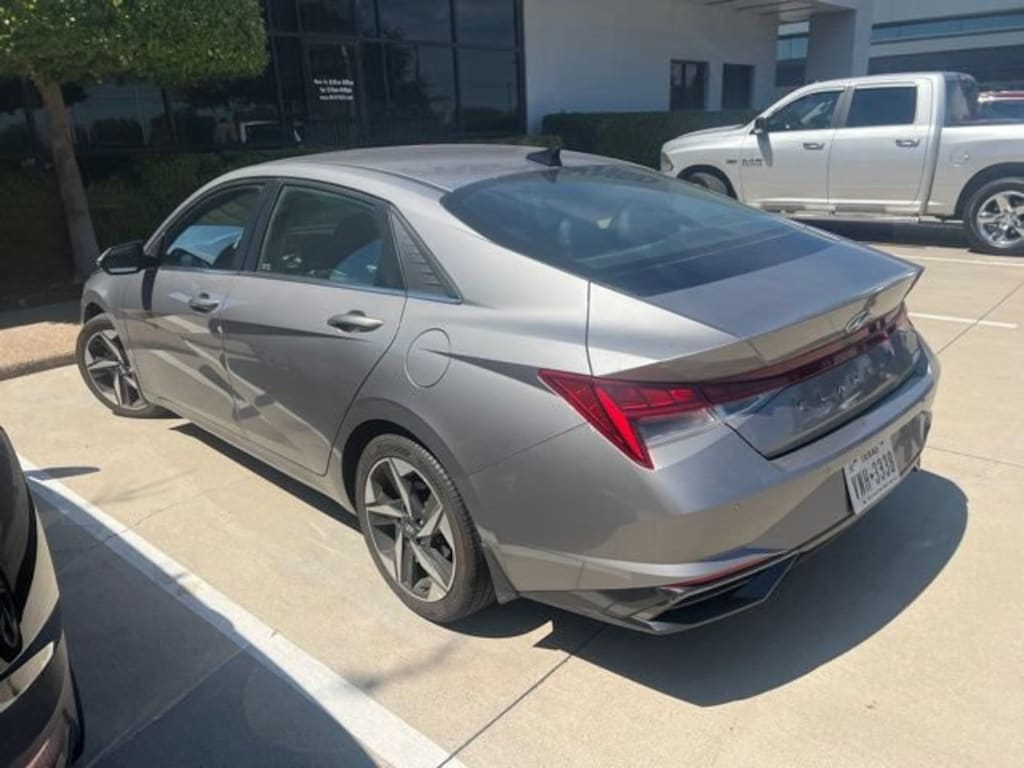 Used 2023 Hyundai Elantra Limited Sedan