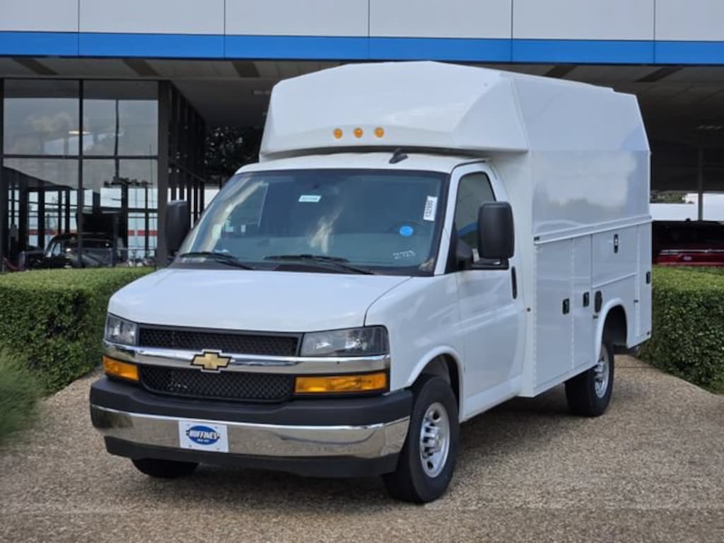 New 2026 Chevrolet Express Cutaway 3500 1WT Cutaway Van