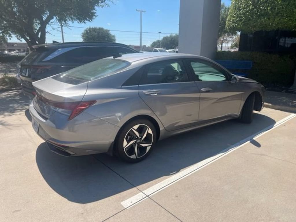 Used 2023 Hyundai Elantra Limited Sedan