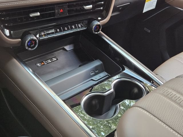 2026 Chevrolet Suburban High Country - Photo 17